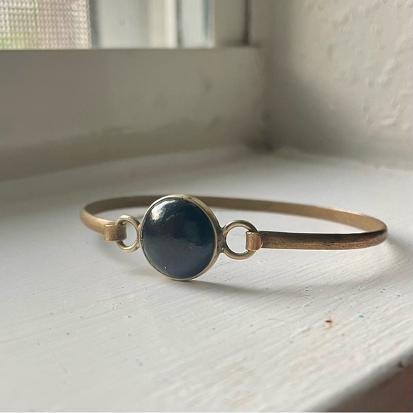 Black Jade Bracelet in Bronze - Picture 2 of 5